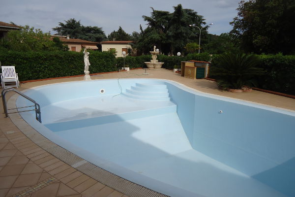 Isola d'Elba: costruzione piscine